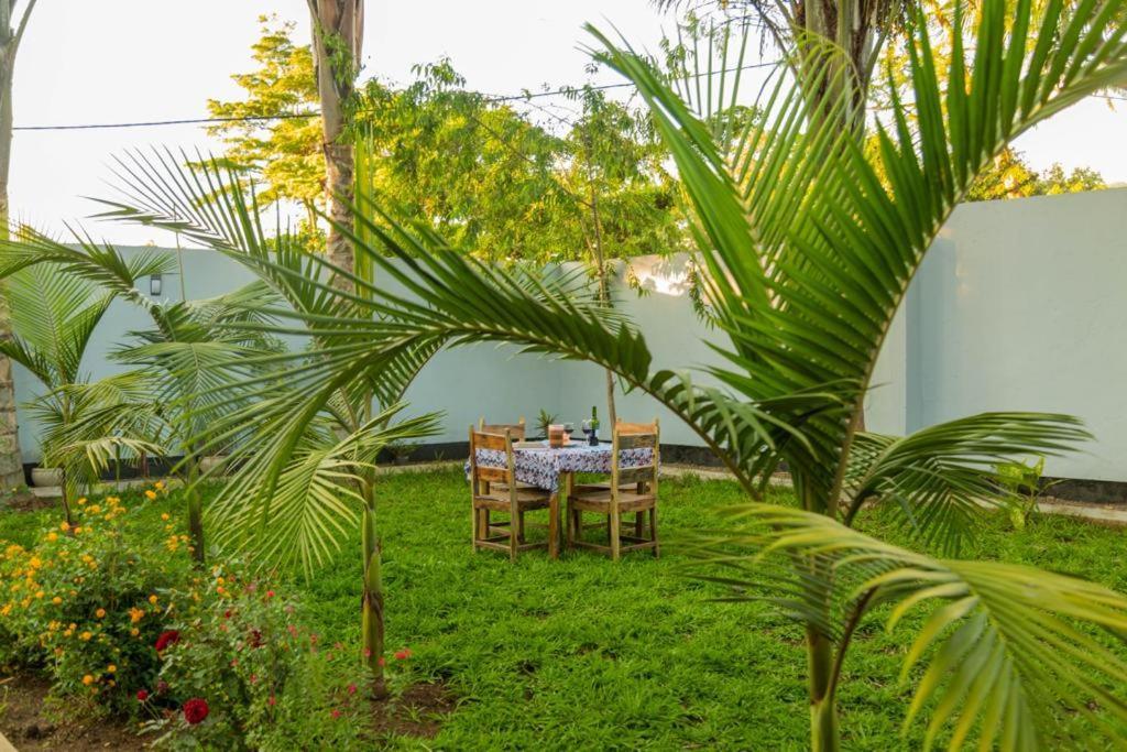 Blue Elephant Villas Arusha Bagian luar foto