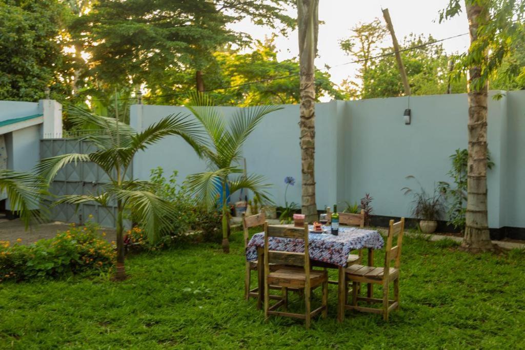 Blue Elephant Villas Arusha Bagian luar foto